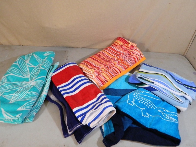 lot 81 image: 5 New Beach Towels