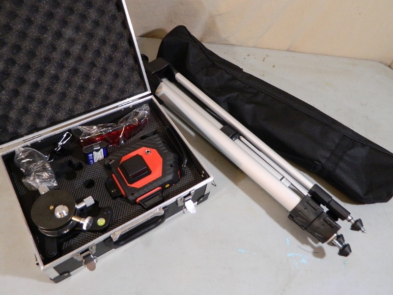 lot 82 image: New Laser Level with Tripod