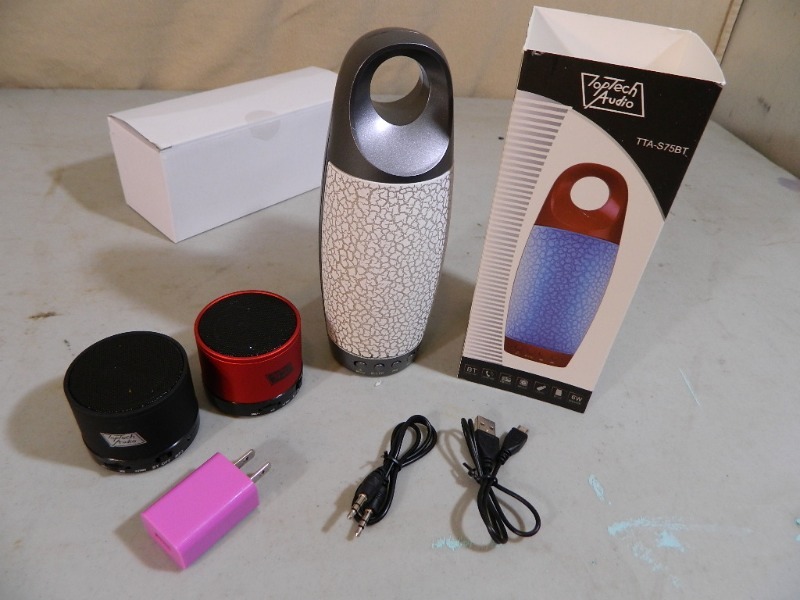 lot 93 image: New Wireless Bluetooth Speakers