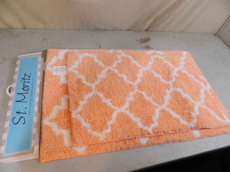 lot 94 image: New 2 Pc Bathroom Rug Set