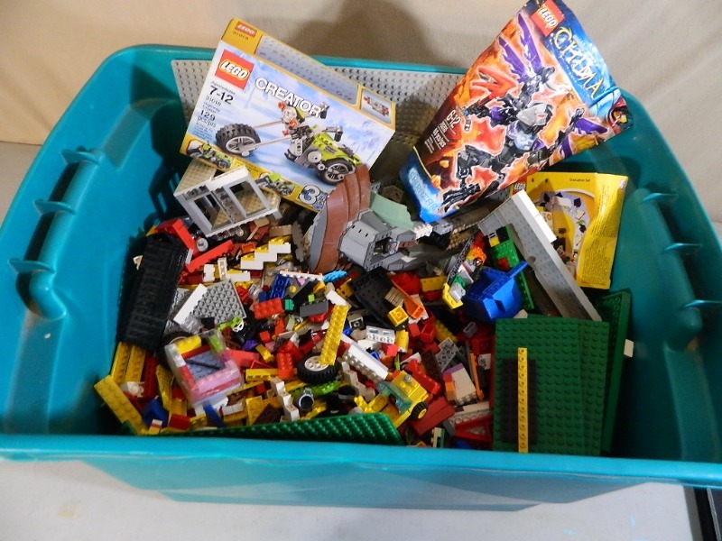 lot 107 image: HUGE Assortment of Legos