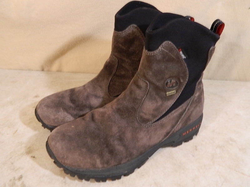 lot 129 image: Merrell Mens Boots