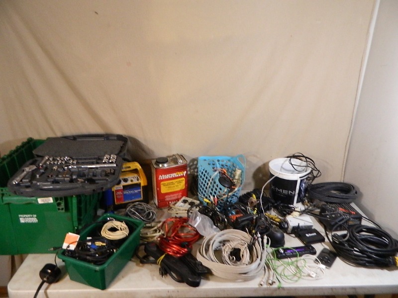 lot 144 image: Assorted Electronics, IPod, and More