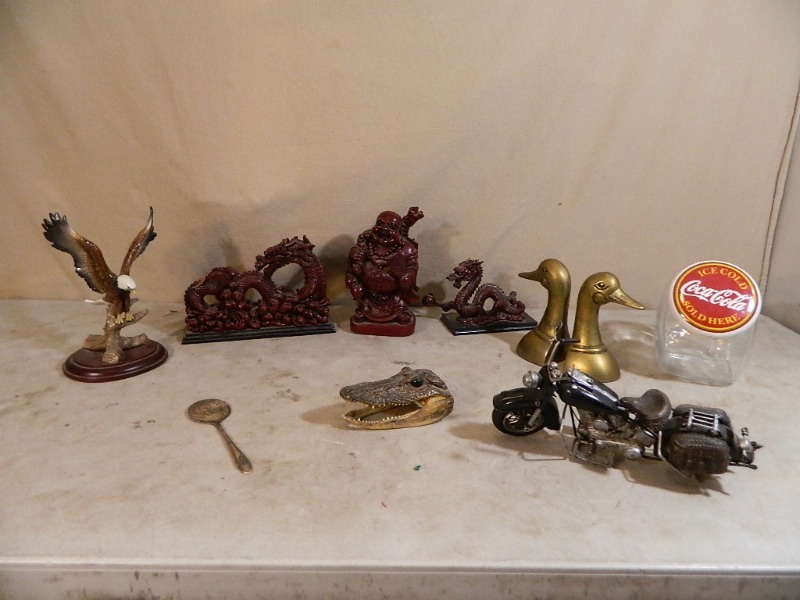 lot 146 image: Coca Cola, Collectibles, and More