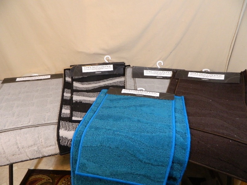 lot 170 image: 5 New Rug Sets