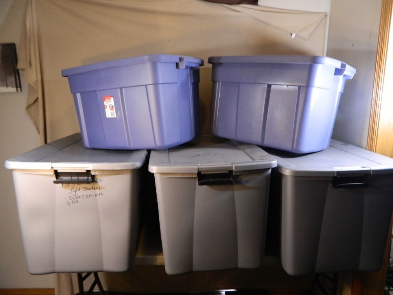 lot 189 image: 5 Totes with Lids