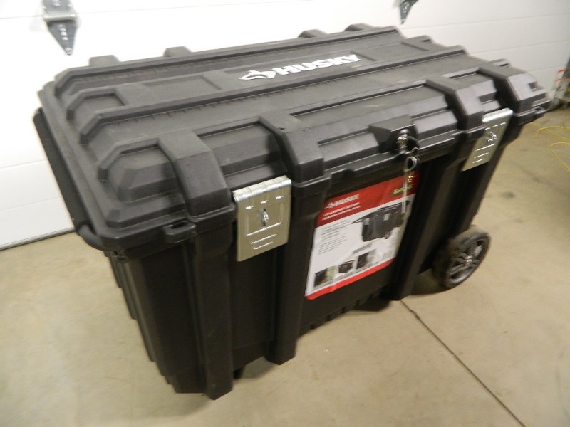 lot 9 image: Husky Mobile Job Box