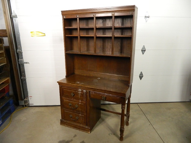 lot 217 image: 2 Piece Desk Set