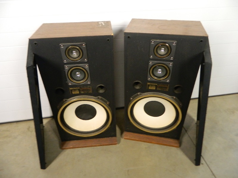 lot 230 image: Pair of Fisher Stereo Speakers