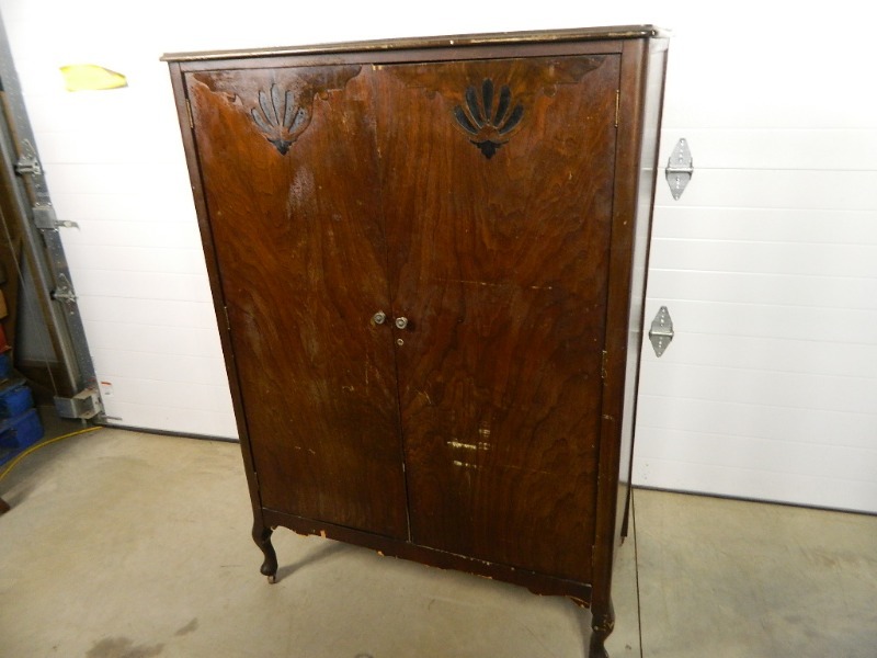 lot 232 image: Beautiful Vintage Wood Armoire
