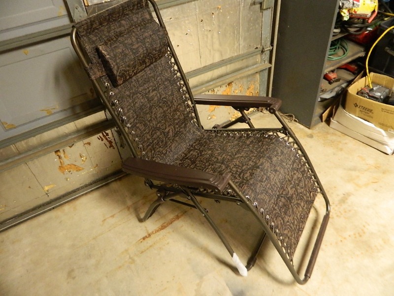 lot 4 image: New Bliss Gravity Free Recliner
