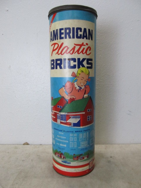 lot 12 image: Set of AMERICAN PLASTIC BRICKS Building Toys 