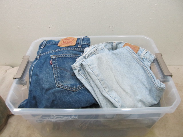 lot 24 image: Large Lot of Vintage etc. Levis & Other Mens Jeans