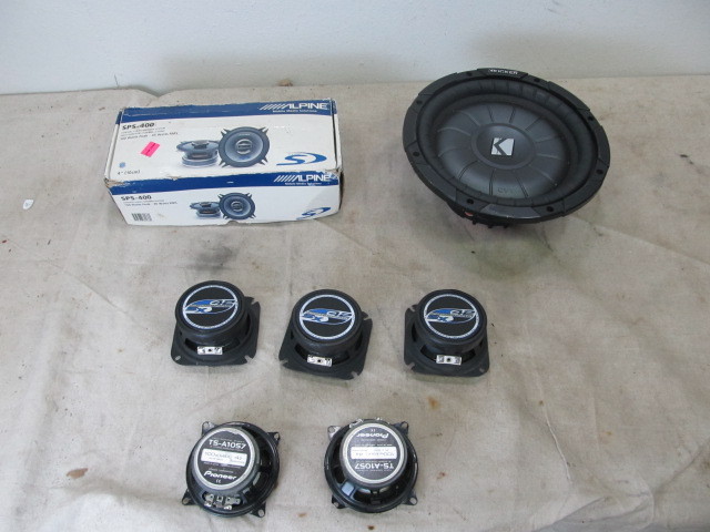 lot 33 image: Lot of Car Audio Speakers