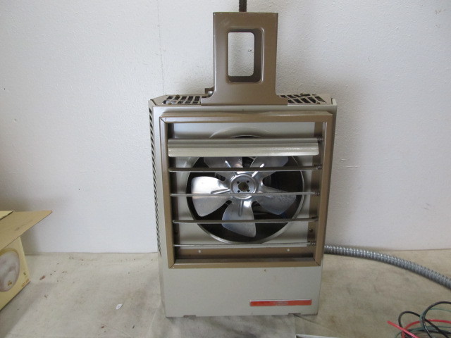 lot 34 image: DAYTON Electric ShopGarage Heater