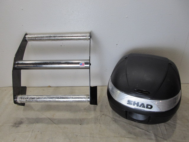 lot 42 image: Motorcycle Rack & SHAD SH29 Case