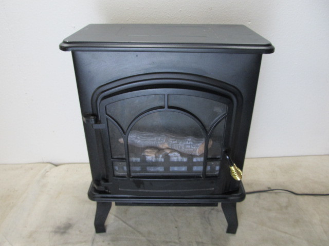 lot 44 image: Working Electric Fireplace Style Heater