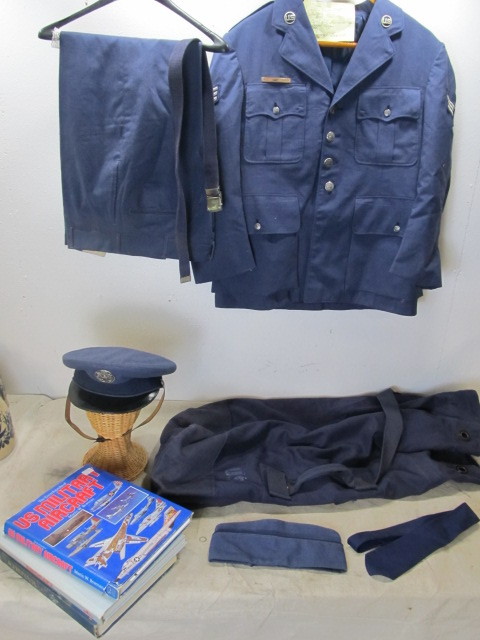lot 61 image: COMPLETE Original Vintage Air Force Uniform wExtras
