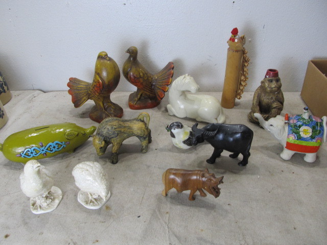 lot 80 image: Large Lot of Assorted Animal Statues & Figurines