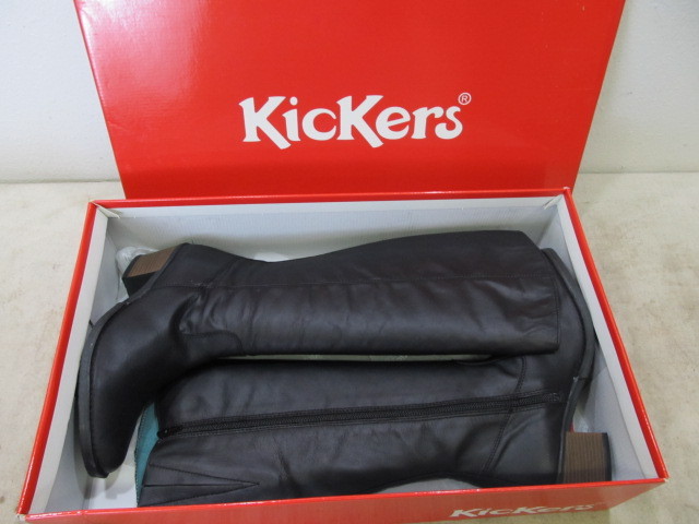 lot 83 image: BRAND NEW Ladies Black Leather Boots - Size 8
