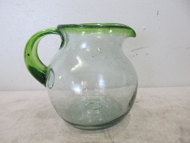 lot 86 image: Vintage Green Bubble Glass Pitcher