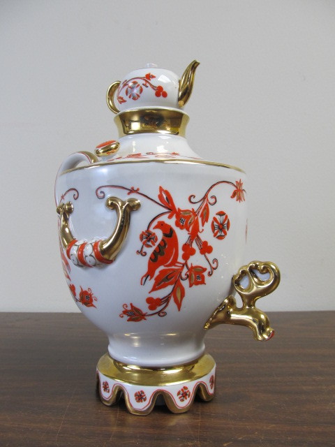 lot 7 image: Vintage Russian Ceramic SamovarTea Kettle