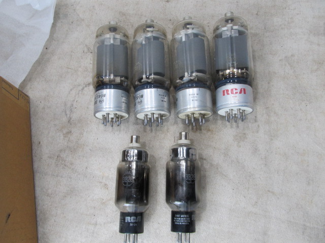 lot 89 image: Group of Large 813 & Other Radio Tubes 