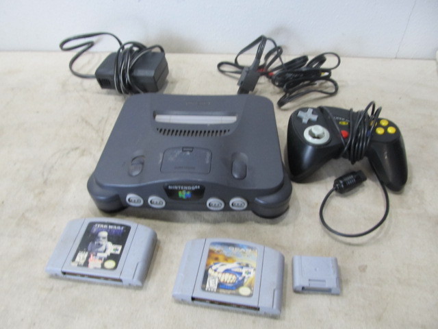 lot 93 image: Working Nintendo 64 System w2 Games