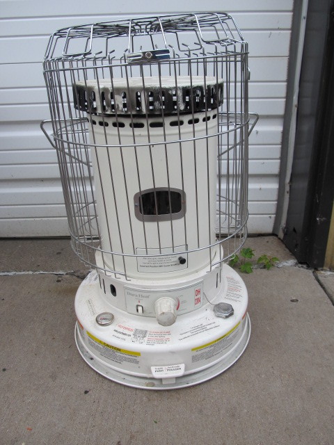 lot 100 image: Working DURA HEAT Propane Heater