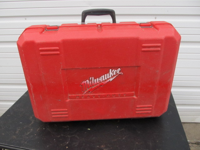 lot 103 image: Milwaukee Heavy Duty Deep Cut Band Saw