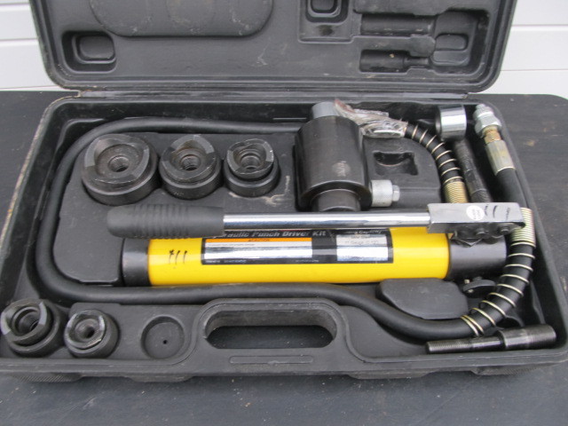 lot 110 image: PITTSBURGH Hydraulic Punch Driver Kit