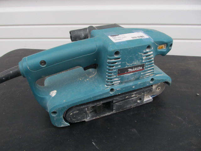 lot 112 image: MAKITA Belt Sander