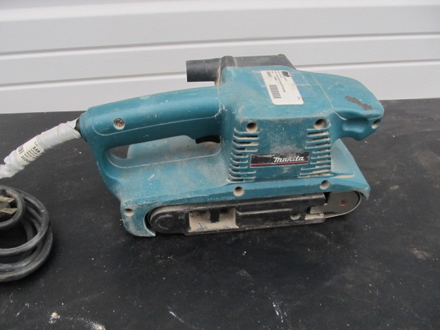 lot 113 image: MAKITA Belt Sander