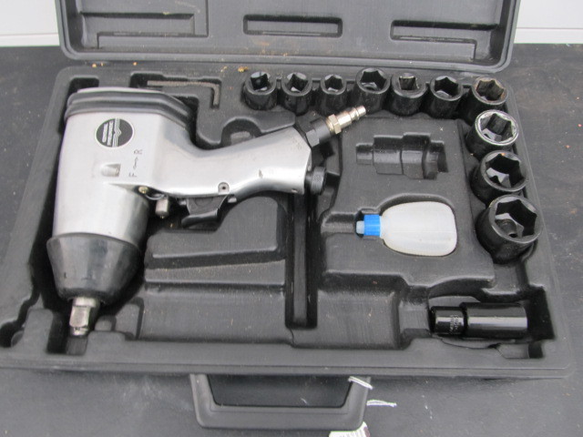 lot 115 image: LIKE NEW Central Pneumatic RatchetImpact Combo Tool