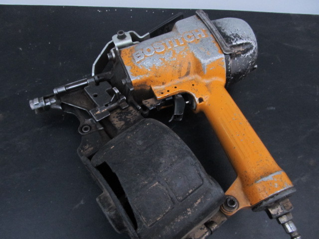 lot 122 image: BOSTITCH Heavy Duty Nailer