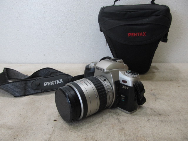lot 132 image: NICE Pentax ZX-7 Film Camera wCase