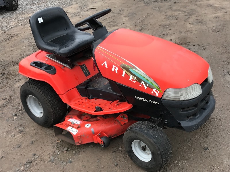 Ariens Sierra 1540H | LE Lawn Tractors & More | K-BID