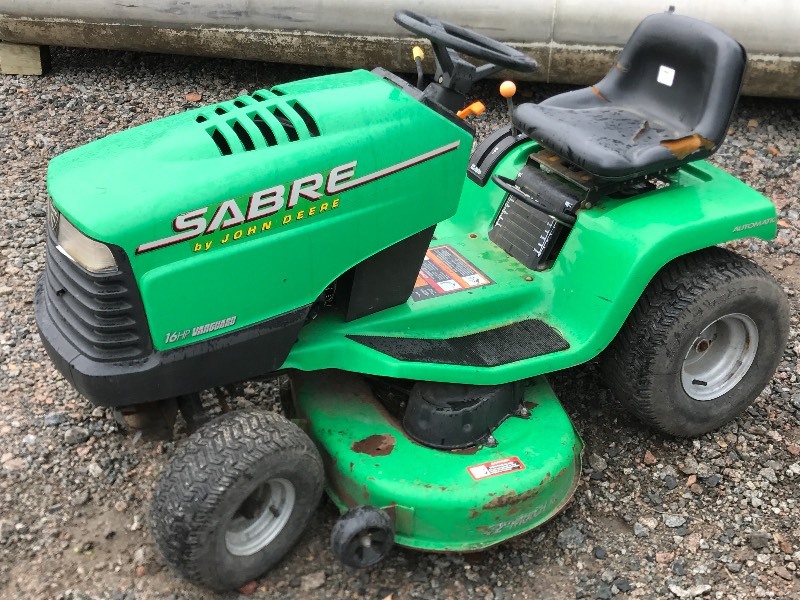 lot 7 image: John Deere Sabre