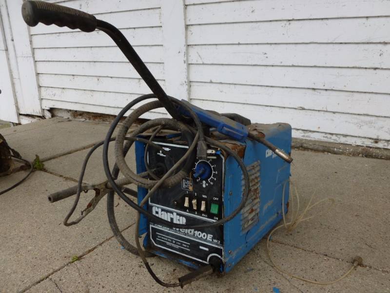 lot 2 image: Wire Feed Welder