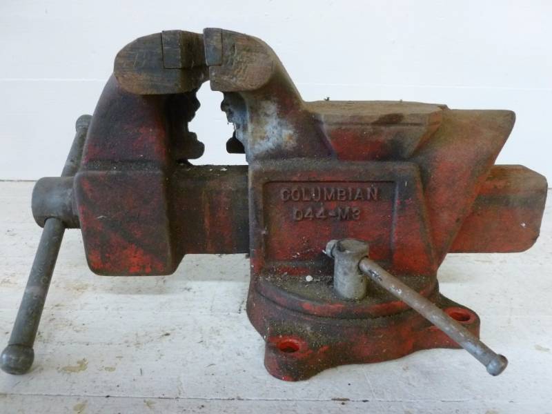 lot 5 image: Bench Vise