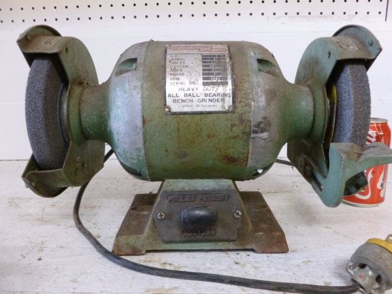 lot 6 image: Bench Grinder