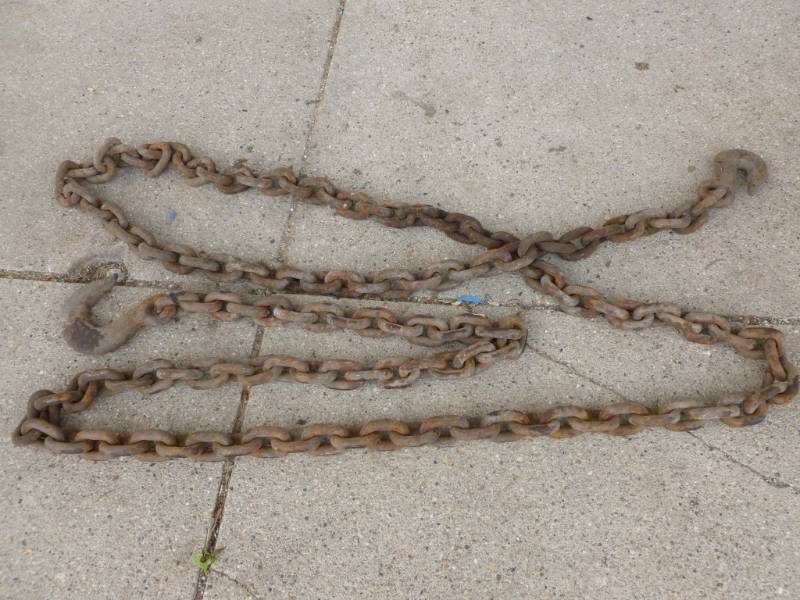 lot 11 image: Log Chain