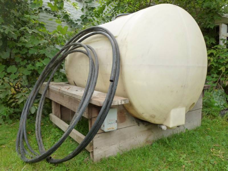 lot 14 image: Poly Farm Tank