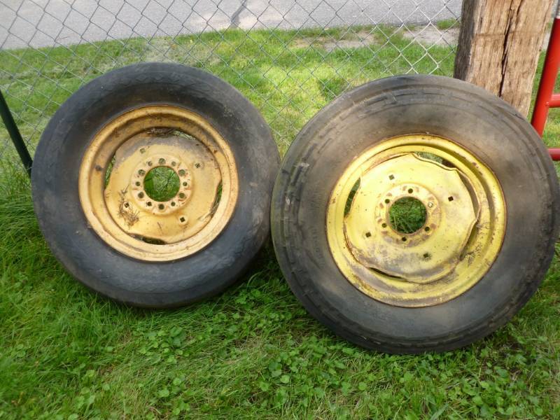 lot 24 image: Tractor Tires