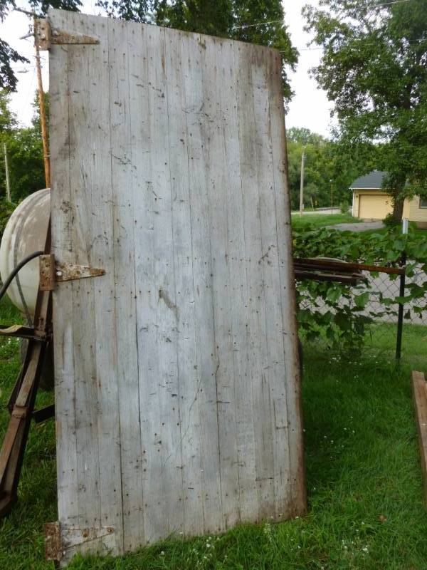 lot 51 image: Vintage Barn Door