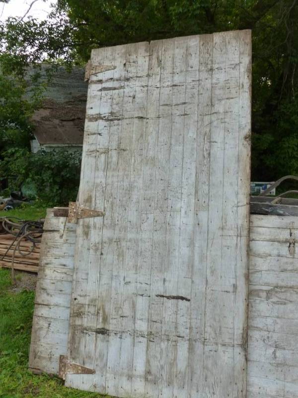 lot 53 image: Vintage Barn Door