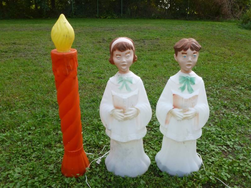 lot 61 image: Blow Molds