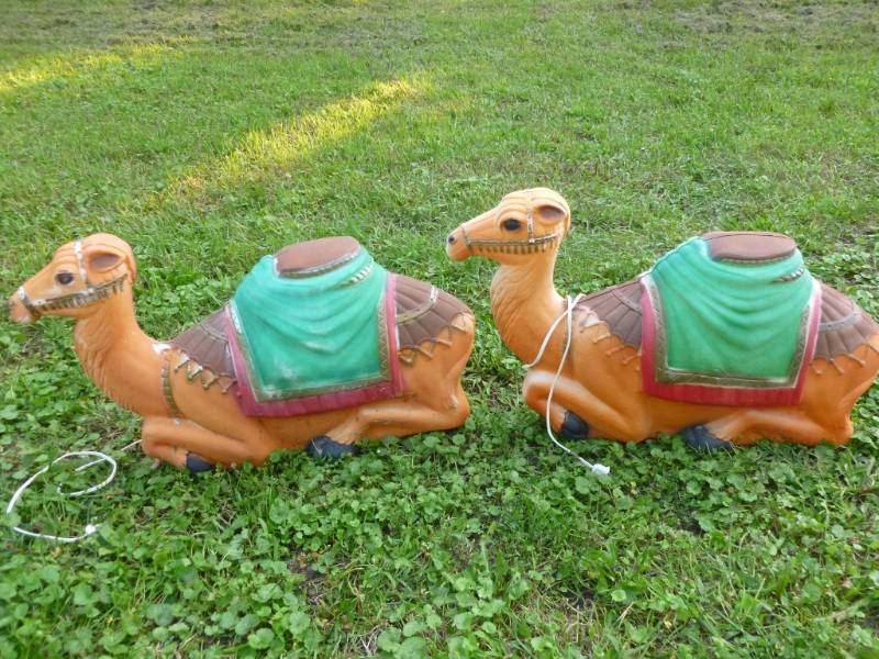 lot 62 image: Blow Molds