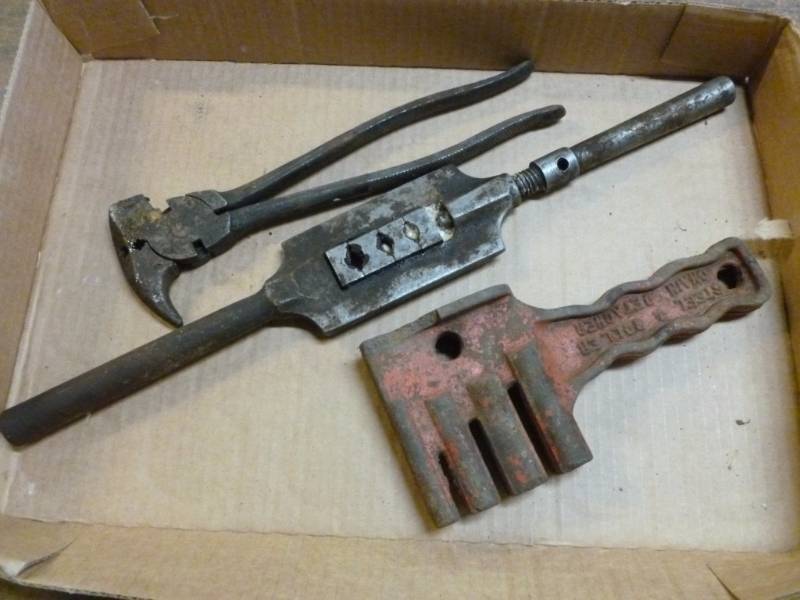 lot 83 image: Specialty Tools