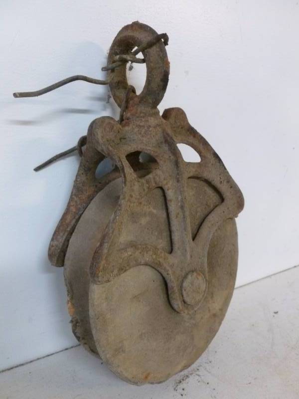 lot 84 image: Vintage Barn Pulley